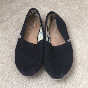 Toms- Black